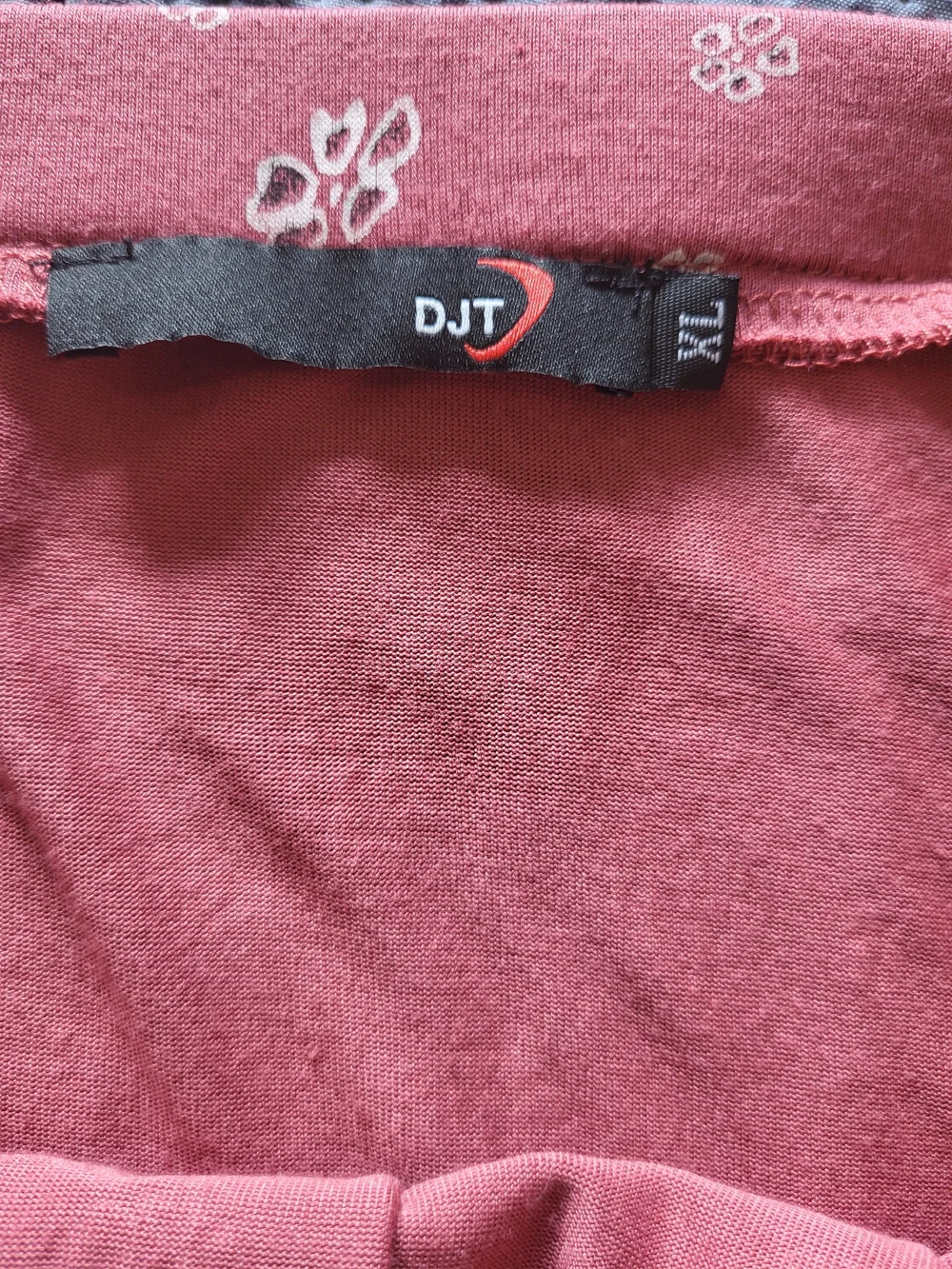 Women’s Floral Tank Top in Dusty Rose - Picture 4 of 11